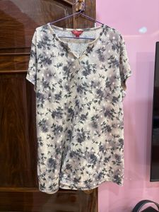 Floral Print V-Neck T-Shirt