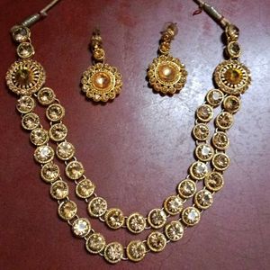 Elegant Gold-Tone Necklace &amp; Earring Set