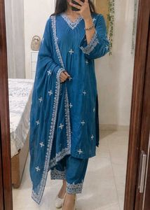 Blue Embroidered kurta set with dupatta