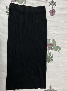 Ribbed Black Midi Skirt