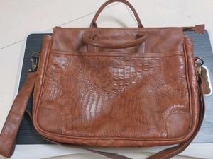 Blackberrys Stylish Brown Laptop Briefcase