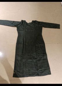 Elegant Emerald Green Embroidered Kurta