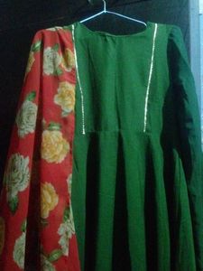 Elegant Green Kurta Set with Floral Dupatta