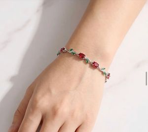 Gold-Plated Tulip Bracelet