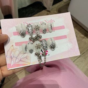 Press-On Nails with Charms navratri