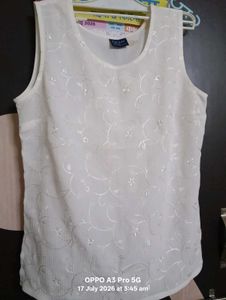 Elegant White Floral Sleeveless Top