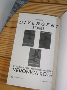 Divergent New York Times Bestseller Veronica Roth