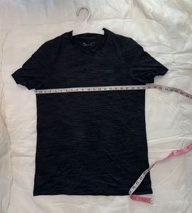 Under Armour Men's T-Shirt