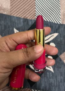 COMBO OFFER🎉🎉2 Matte Lipsticks - Red &amp; Pink