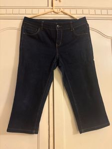 Vero Moda Stylish Dark Blue Denim Capris for Women