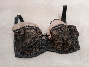 Elegant Black Lace Bra..34H