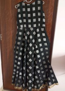 gown