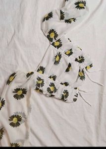 3 Cute White Tops Combo deal