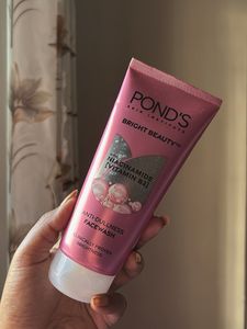 Pond's Bright Beauty Facewash