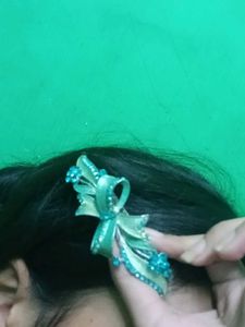 Sparkling Green Bow Hair Clip