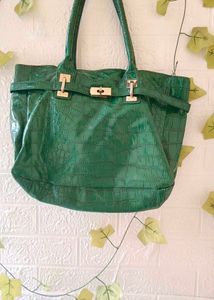 Chic Green Croc Embossed Tote Bag