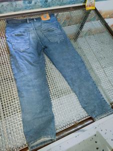 Stylish Blue Wash Jeans