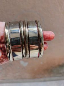Set of 5 Shiny Gold Tone Bangles