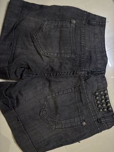 Stylish Denim Shorts with Embellished Pockets
