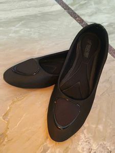 Elegant Black Ballet Flats