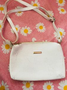 Chic White Croc Embossed Crossbody Bag