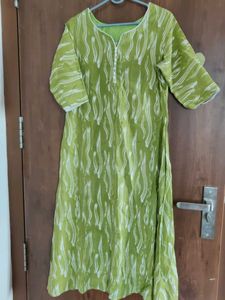 Green & White Printed Kurta
