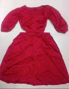 Chic Red Puff Sleeve Cut-Out Dress🍒