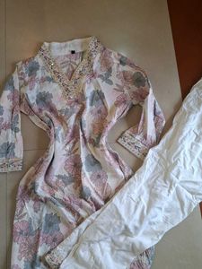 Floral Kurta Set with Embellished Neckline