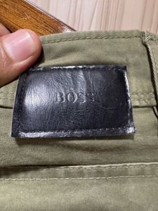 Hugo Boss Regular Fit Olive Green Chinos