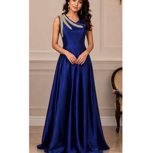 Royal Blue Embroidered Gown❤️❤️