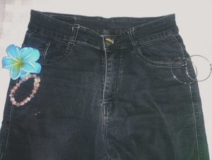 Black Cargo Jeans !