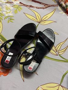 Stylish Black Flat Sandals