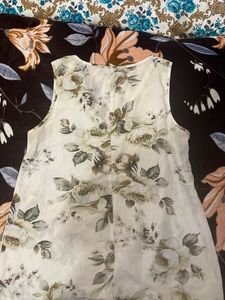 Floral Print Sleeveless Top