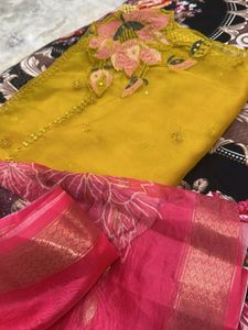 Beautiful Pink &amp; Yellow dupattas…. FOR SALE🗯️🔥🔥
