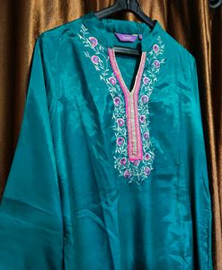 Rangriti Sea Green Embroidered Kurti