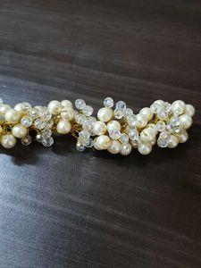 Elegant Pearl and Crystal Hair Vine
