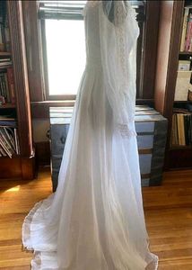 Lace Vintage Wedding Dress/ Gown
