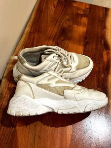 Roadster White Casual Sneakers 38 size