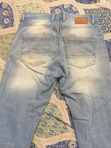 Light Wash Carrot Fit Jeans