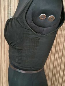 Balck crop top