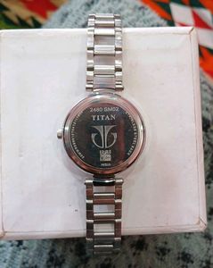 Titan Youth Analog Black Dial Women's Watch🩶