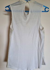 H&amp;M crochet White TShirt 30" Formal Classy