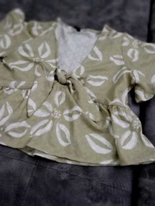 Tie-Front Floral Peplum Top