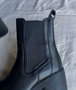 Block heel Chelsea boots