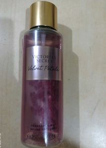 Victoria's Secret Velvet Petals Fragrance Mist