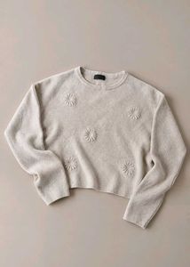 CREAM DAISY EMBROIDERED CROPPED SWEATER