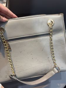 Chic Quilted Grey Handbag with Gold Chain