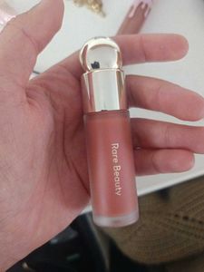 Rare Beauty peach Blush