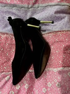 Elegant Black Stiletto Heels