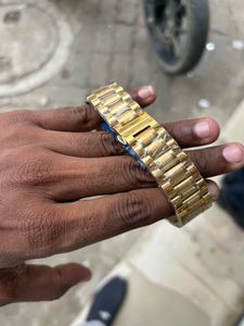 Elegant Gold Rolex Watch